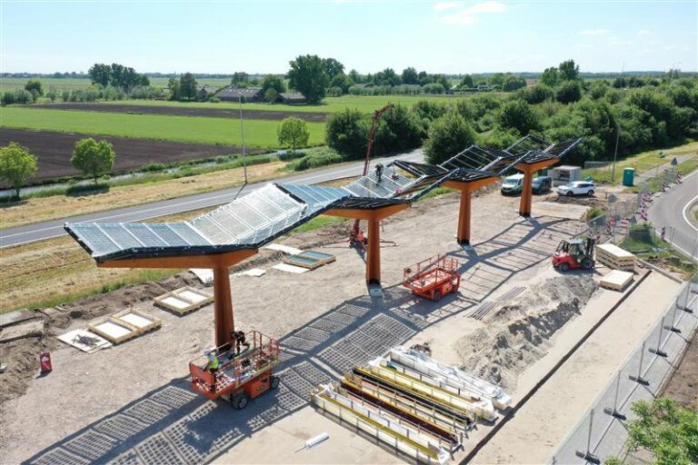 Fast Charging Station Solar Carport — Carport solar